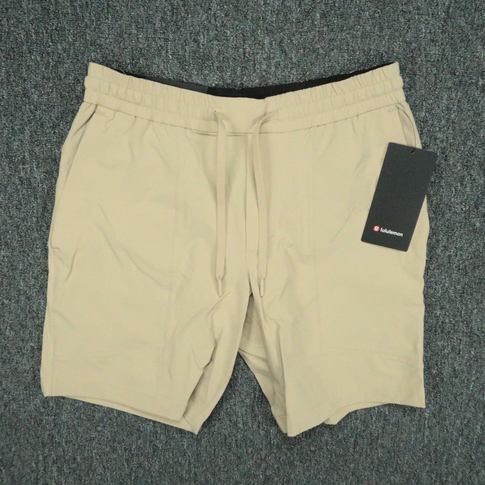 Lululemon Shorts Mens Medium Khaki Bowline Stretch Classic Fit Water Repellent
